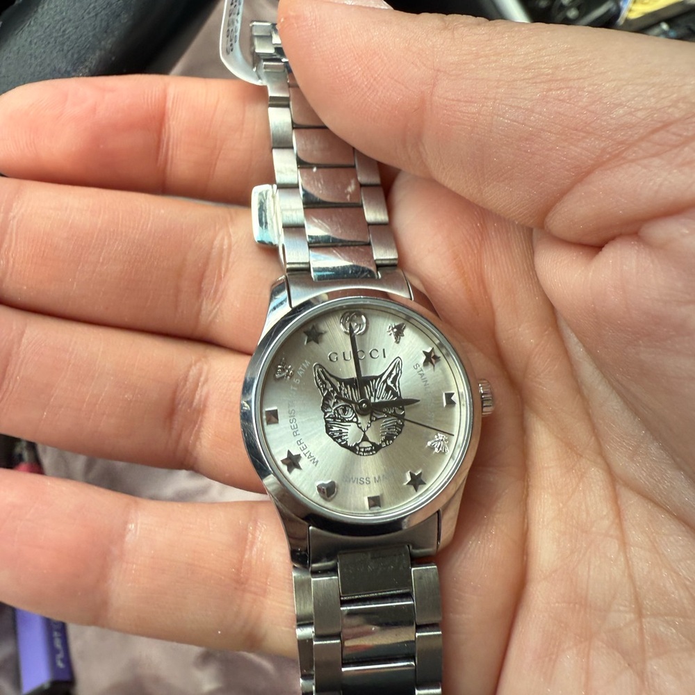 Gucci Silver Dress Watch with Elegant Design